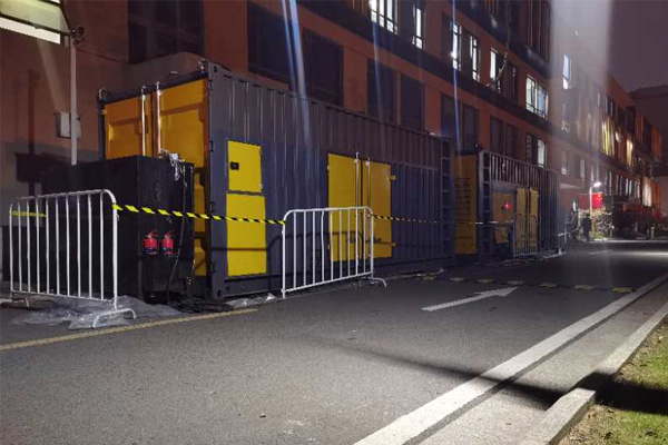 思南柴油发电机组的输出电压是如何调节的？