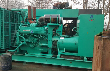 思南发电机组如何判断水冷式机油散热器内部是否需要清洗？